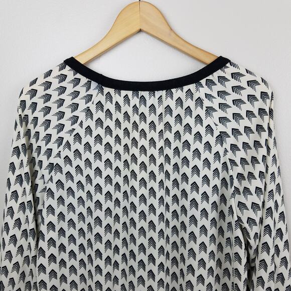 Aqua Womens Black & White Chevron Print W/ Contrast Hem Dolman Top Small - Picture 6 of 9
